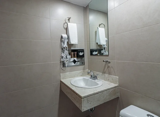 غرفة بريميوم بسرير مزدوج بإطلالة على البحيرة، Hotel Bambito by Faranda Boutique, a member of Radisson Individuals 5/5