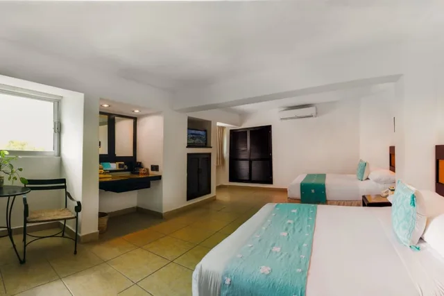 Room, 1 Queen and 1 Double Bed, Jungle View، Hotel B Cozumel 2/7