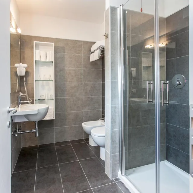 غرفة ثلاثية، Hotel Gardenia 3/6
