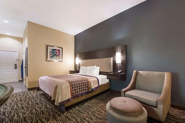 غرفة قياسية بسرير كينج، Best Western Bradbury Inn & Suites 2/7