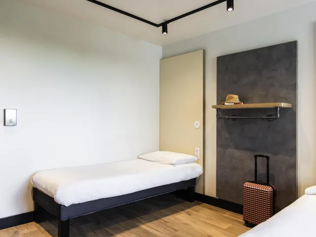 Room, Multiple Beds, Accessible، Ibis Budget La Rochelle Centre 3/5