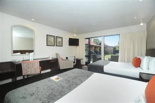 غرفة ديلوكس بسريرين كوين، Quality Hotel Lincoln Green 1/1