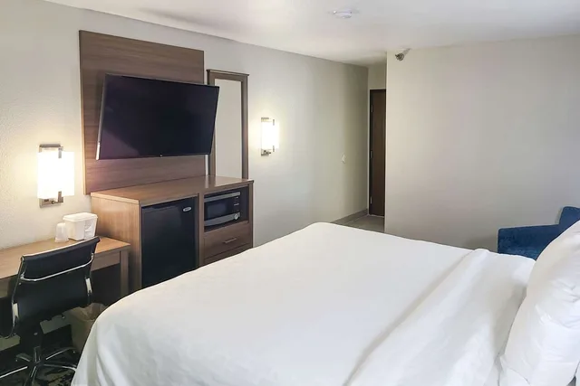 غرفة بسرير كوين لذوي الإعاقة، Clarion Pointe Bettendorf - Quad Cities 1/5