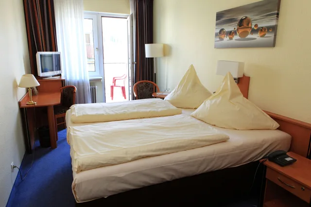 غرفة قياسية بسرير كوين، Hotel Boulevard Cologne 3/10