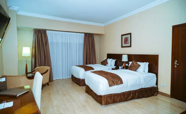 غرفة بسريرين منفصلين، Capital Hotel And Spa 3/7