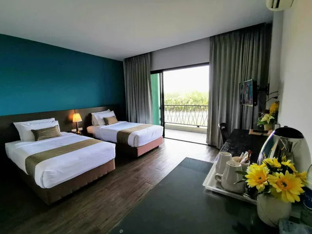 غرفة بسريرين منفصلين بإطلالة على المدينة، Coco View Hotel 2/2