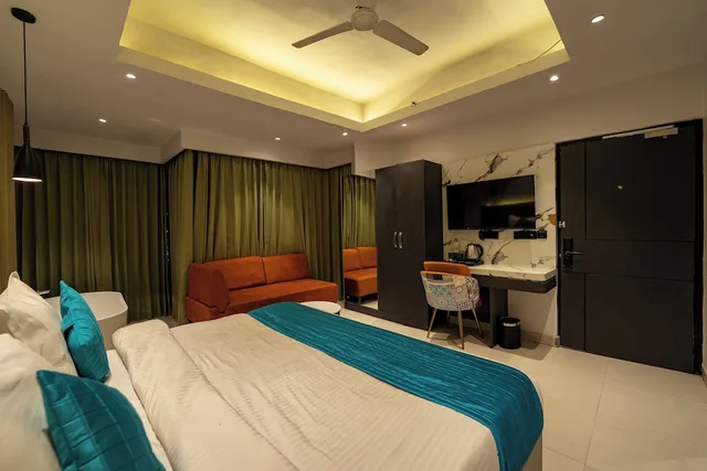 غرفة تنفيذية بسرير كينج، SKI Hotels And Resorts 5/9