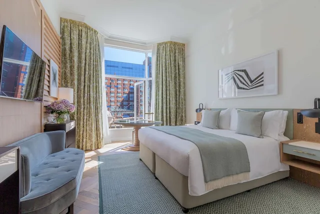 Connecting, Family, King and Twin Beds, Conrad Dublin 4/10
