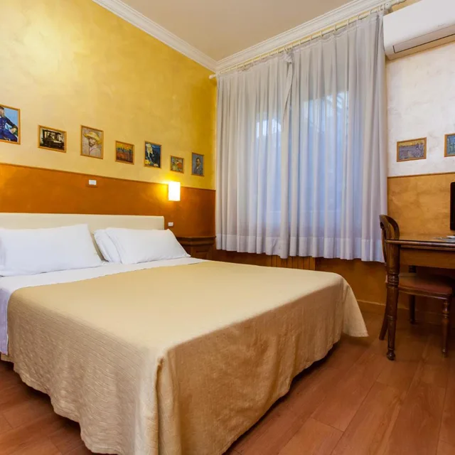 غرفة كلاسيكية بسرير مزدوج أو سريرين منفصلين، Diana Suites 1/10