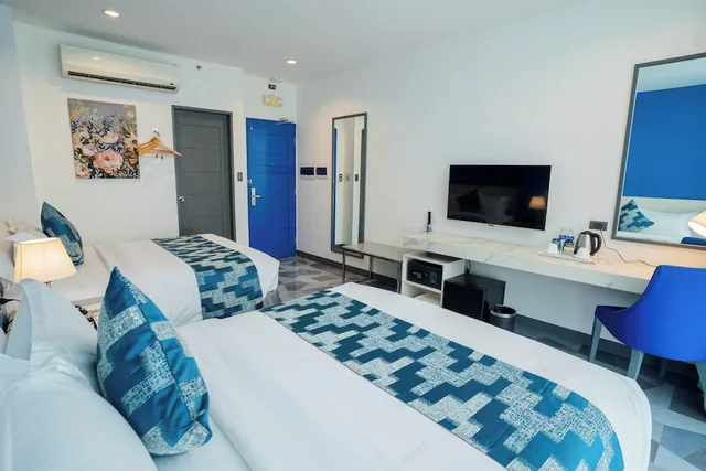 غرفة سوبيريور ثلاثية بسرير كوين وسرير فردي، Stacia Hotel 2/6