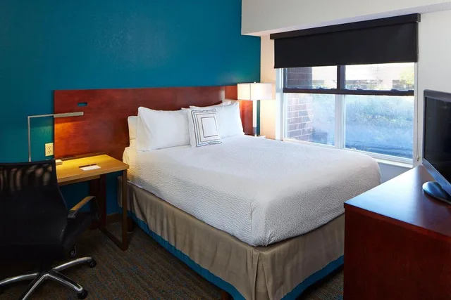 جناح كبير بسرير كوين بغرفتي نوم مع أريكة، Residence Inn By Marriott Minneapolis St Paul Roseville 2/5