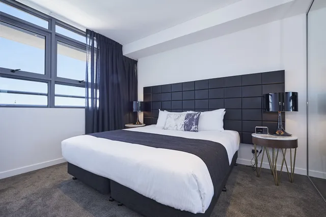 غرفة تنفيذية بسريرين منفصلين بغرفة نوم واحدة، Silkari Suites Chatswood 1/3