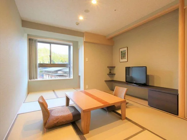 غرفة يابانية بفرشتي فوتون، Ryokan Nenrinbo 1/1