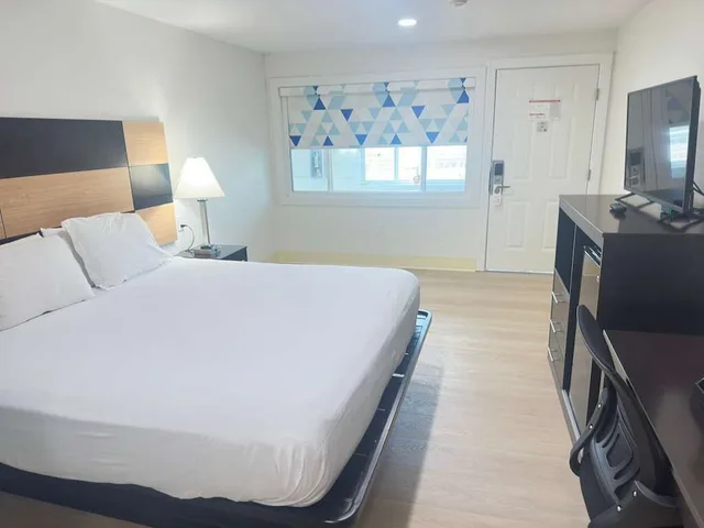 غرفة قياسية بسرير كينج، Eastern Inn 3/10