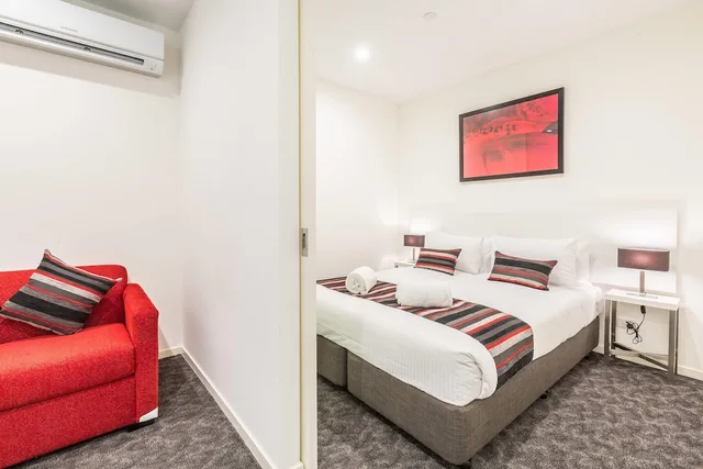 شقة استوديو بسرير كوين لذوي الإعاقة، Comfort Apartments Box Hill 1/5