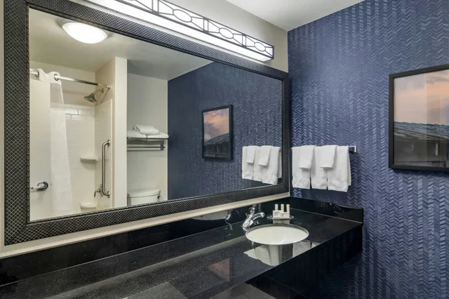 غرفة، Fairfield Inn Suites Commerce 3/3