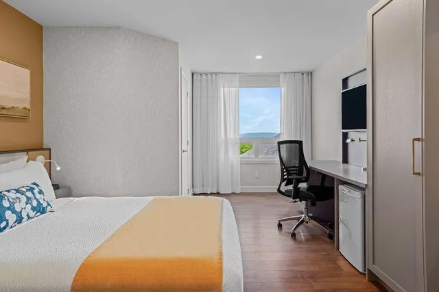 غرفة بسرير كوين، Days Inn by Wyndham Riviere-Du-Loup 2/6