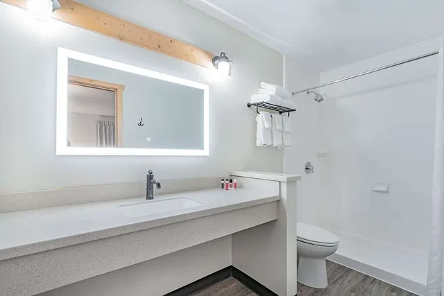 جناح بسرير كينج، Travelodge by Wyndham Lovell/Bighorns 4/4