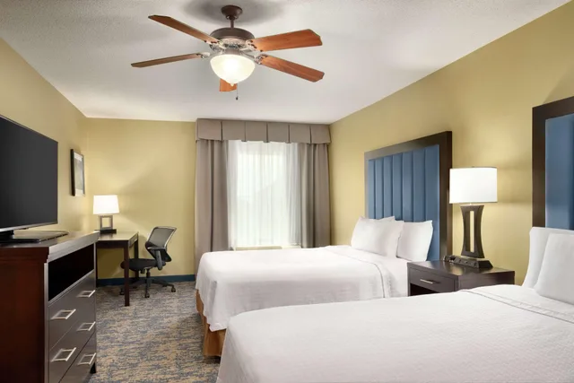 جناح بريميوم بسريرين كوين بغرفة نوم واحدة، Homewood Suites By Hilton Fort Smith 1/2