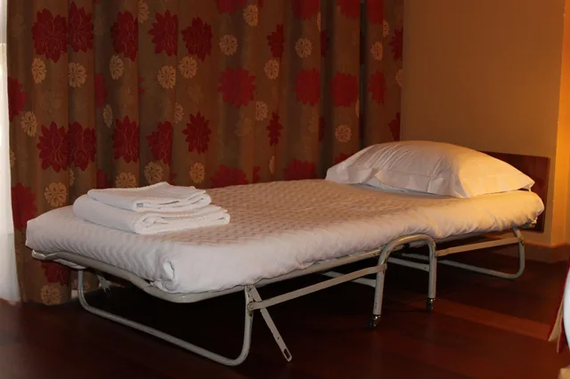 غرفة قياسية بسريرين منفصلين مع سرير إضافي، Leziria Parque Hotel 4/6