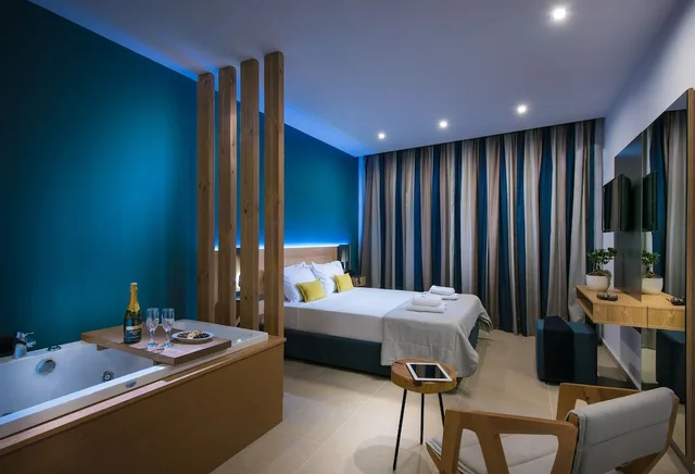 Superior, King Bed, Indoor Jetted Tub، Enorme Infinity Beach 5/6