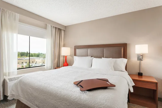 Standard, King Bed, Hampton Inn & Suites Denver-Cherry Creek 4/7