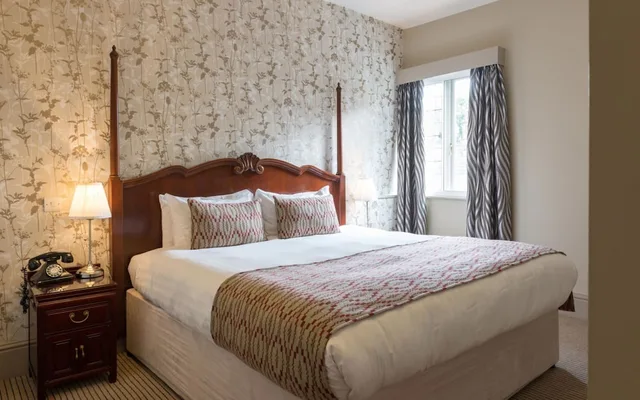 غرفة عائلية بسرير مزدوج، The Crown Manor House Hotel 1/2