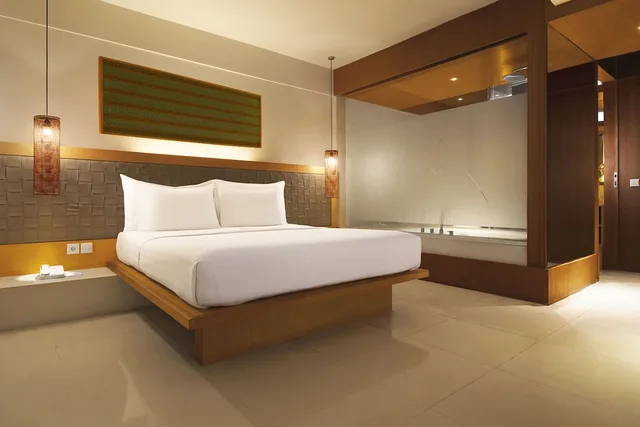 جناح بريميير بإطلالة على المسبح بشرفة بغرفتي نوم، The Haven Bali Seminyak 4/8