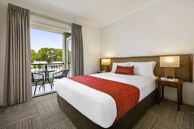1 Bedroom, Executive, Apartment, Twin Beds, QUEST BENDIGO 1/2