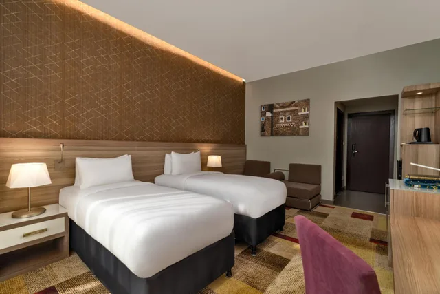 غرفة كلاسيكية بسريرين منفصلين مع أريكة، Mercure Makkah Aziziah 10/10