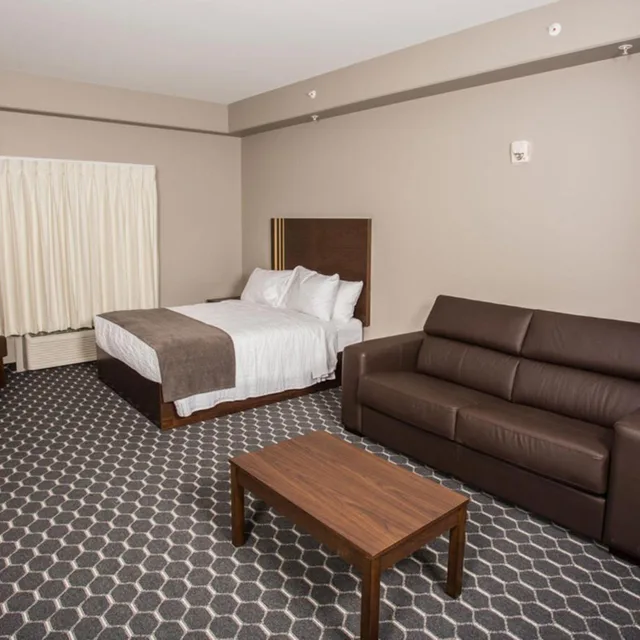 Deluxe, Suite, Queen Bed, The Souris Hotel 1/3