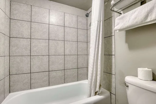 غرفة بسرير كوين، Econo Lodge Neenah 10/10