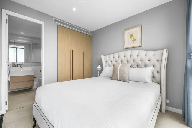 3 Bedrooms, Apartment, 3 Queen Beds, City View, 3 Bathrooms، Collins House Apartments by CLLIX 3/10