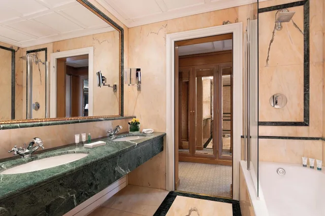 Executive, Suite, Westin Palace Milan 3/3