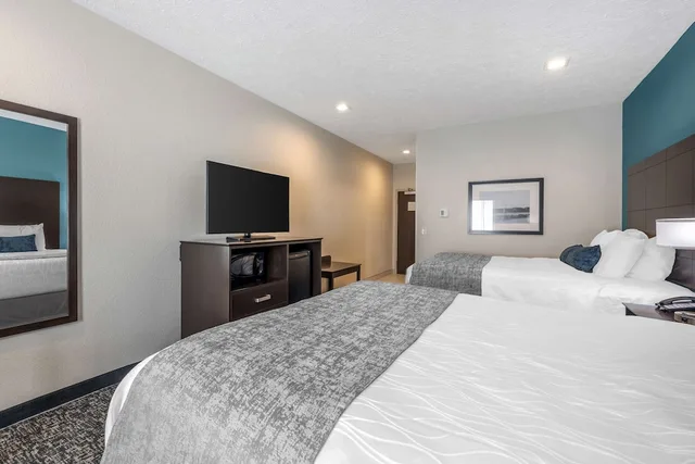 غرفة قياسية بسريرين كوين لذوي الإعاقة، Best Western Plus Owensboro 3/9