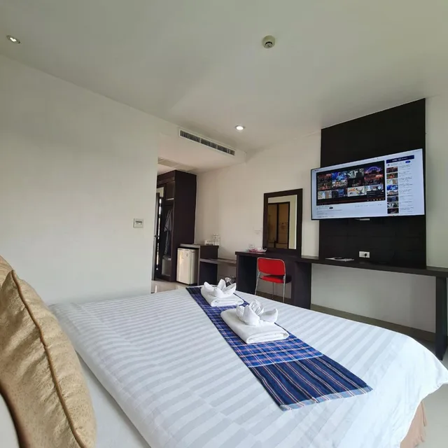 غرفة بسرير كينج بإطلالة على المسبح، Bualinn Resort Nongkhai 4/10