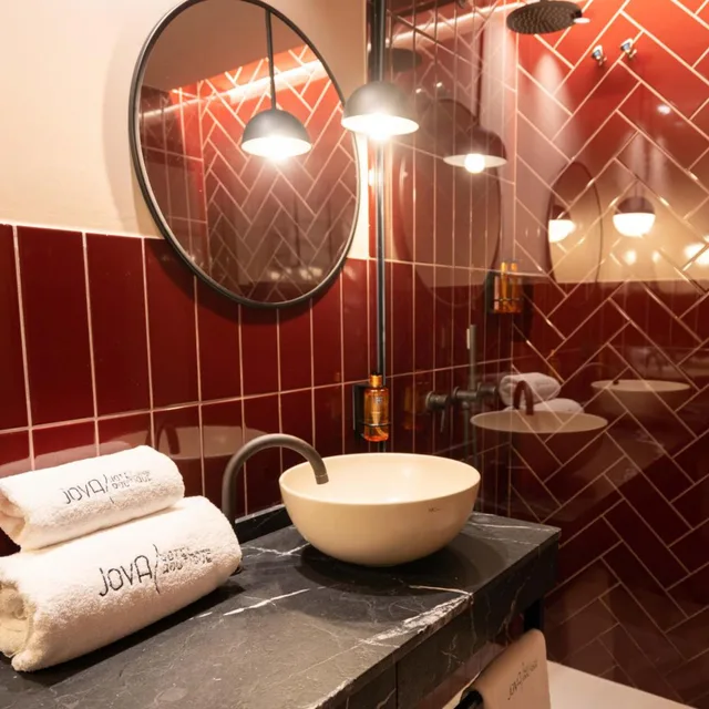 غرفة بسرير مزدوج بإطلالة على البحر بشرفة، Jova Hotel 7/9