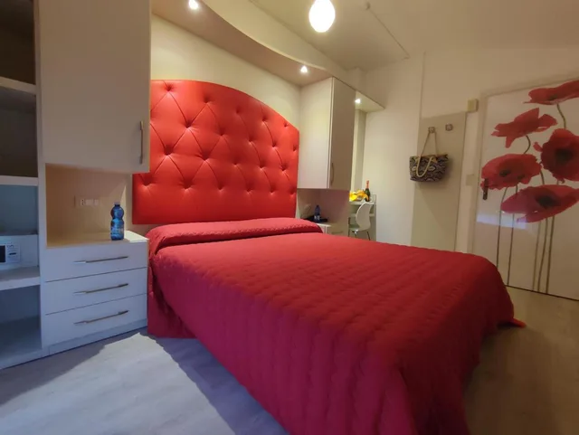 غرفة قياسية بسرير مزدوج أو سريرين منفصلين بإطلالة على البحر، Hotel Losanna 1/5