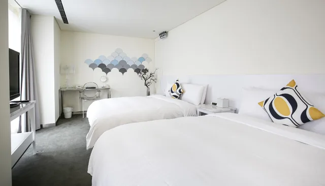 غرفة عائلية رباعية، Ambience Hotel 1/2