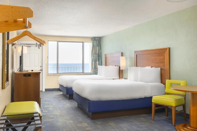 غرفة قياسية بسريرين كوين لذوي الإعاقة، Beachside Resort 1/1