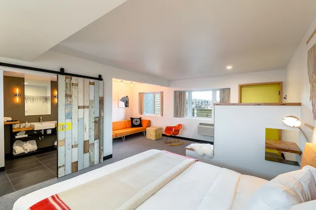 Grand Avenue, Deluxe, King Bed, The LARK Bozeman 1/4
