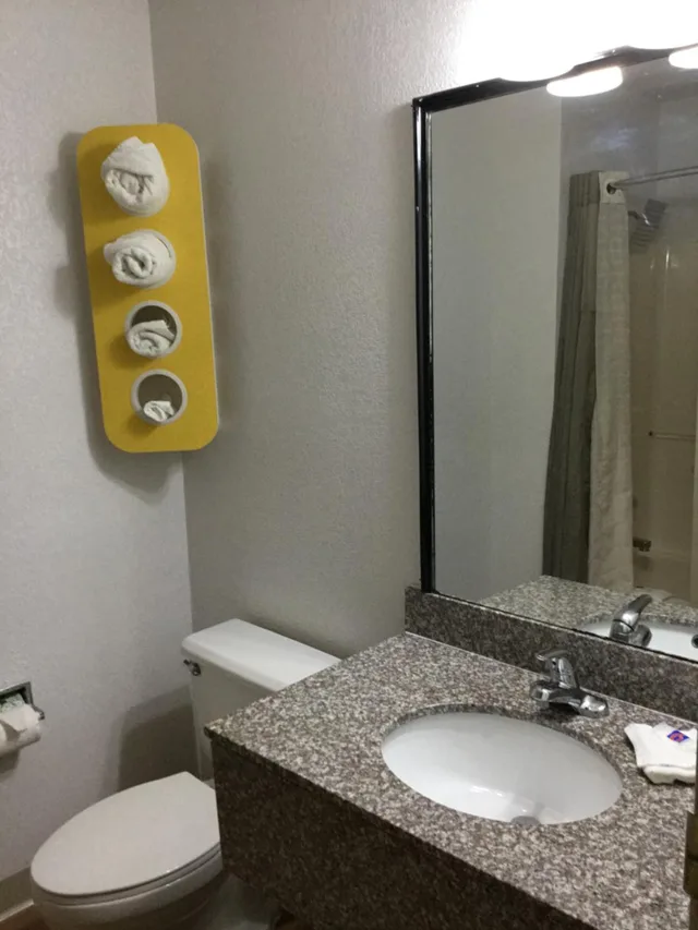 Room, Quadruple, Accessible, Motel6 Augusta, KS 7/9
