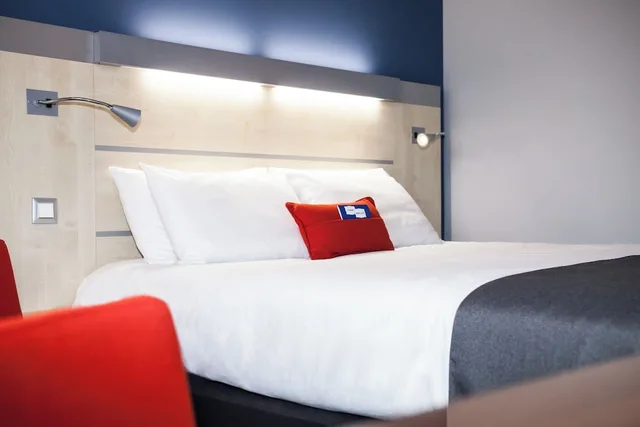 غرفة قياسية بسرير كوين، HOLIDAY INN EXPRESS TOULOUSE AIRPORT 2/5