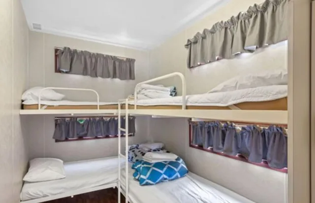 2 Bedrooms, Superior, Cabin, 1 Double and 2 Bunk Beds, Pet Friendly، Discovery Parks - Goolwa 2/2