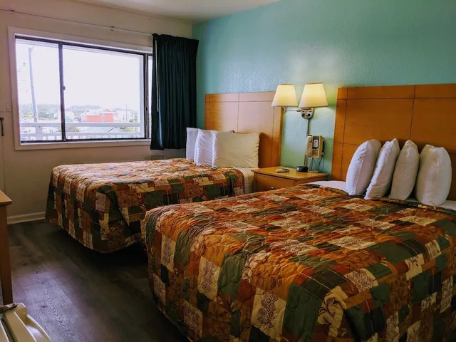 غرفة تقليدية بسريرين مزدوجين، Rodeway Inn And Suites 3/10