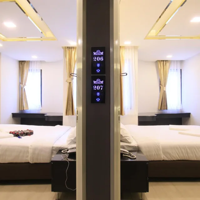 غرفة ديلوكس بسرير كينج وسرير كوين، Pratunam Atrium Hotel 6/10