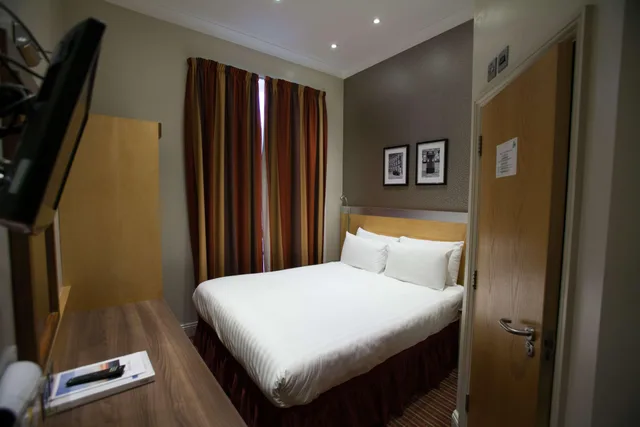 غرفة بسرير كوين، Best Western Victoria Palace 2/3