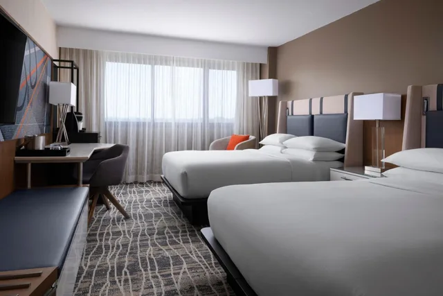 غرفة قياسية بسريرين كوين بإطلالة على المدينة، Nashville Airport Marriott 2/5
