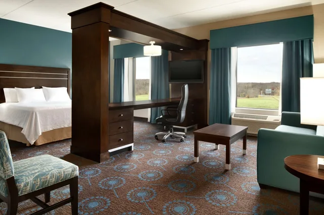 جناح استوديو بسرير كينج مع أريكة بحوض جاكوزي، Hampton Inn Suites Edgewood Aberdeen South Md 3/6