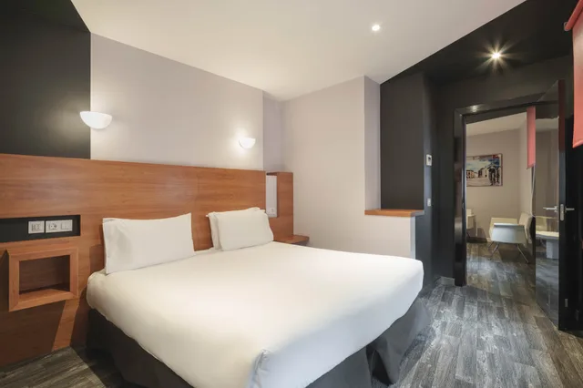 غرفة سوبيريور بسرير مزدوج أو سريرين منفصلين بمنطقة جلوس، Exe Hotel El Magistral 2/10